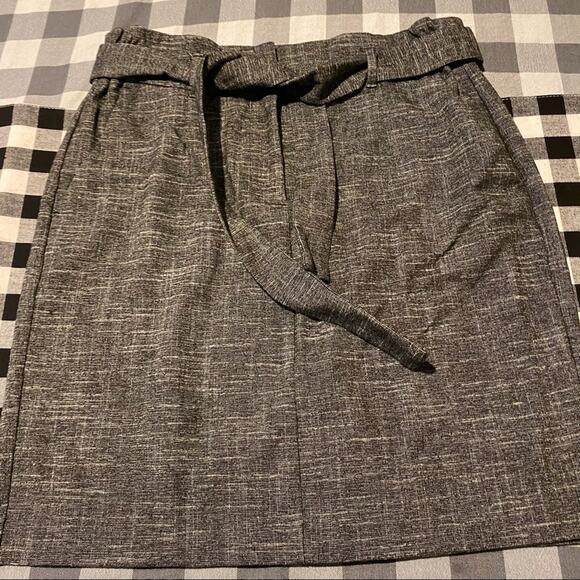 LOFT Outlet Belted Paperbag Skirt w/ Pockets Size 6 Petite - Picture 1 of 9